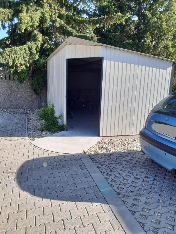 Swiss Apartment Mosonmagyaróvár Екстериор снимка