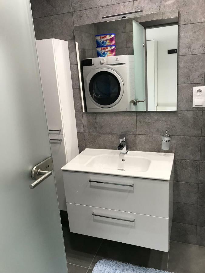 Swiss Apartment Mosonmagyaróvár Екстериор снимка